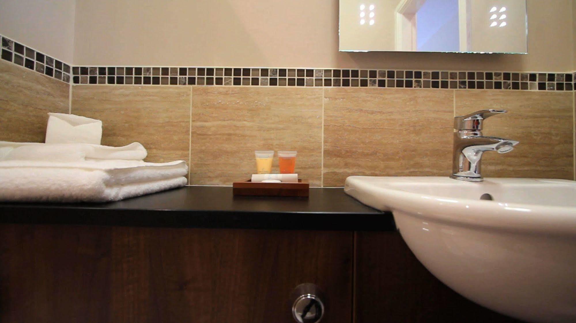 Twin Oaks Hotel Chesterfield Zewnętrze zdjęcie